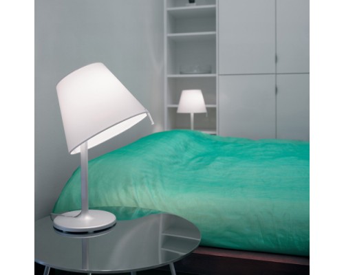 Интерьерная настольная лампа Melampo 0710010A Artemide Интерьерная настольная лампа Melampo 0710010A Artemide