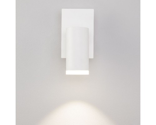 Спот Holly 20067/1 LED белый Eurosvet Спот Holly 20067/1 LED белый Eurosvet