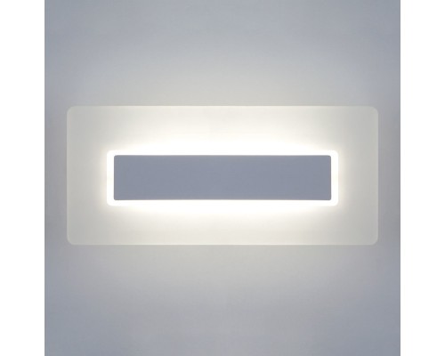 Настенный светильник Square 40132/1 LED белый Eurosvet