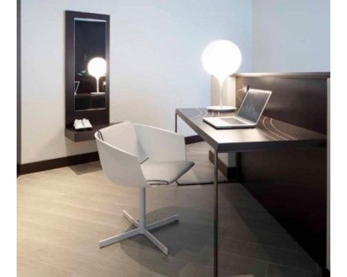 Интерьерная настольная лампа Castore 1048010A Artemide